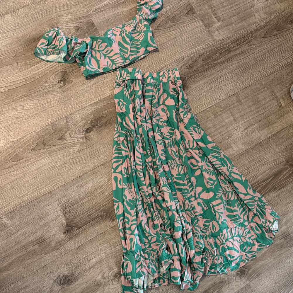 LexBreezy Hawai’i Floral Aqua Green and Pink Women's Two-Piece Set